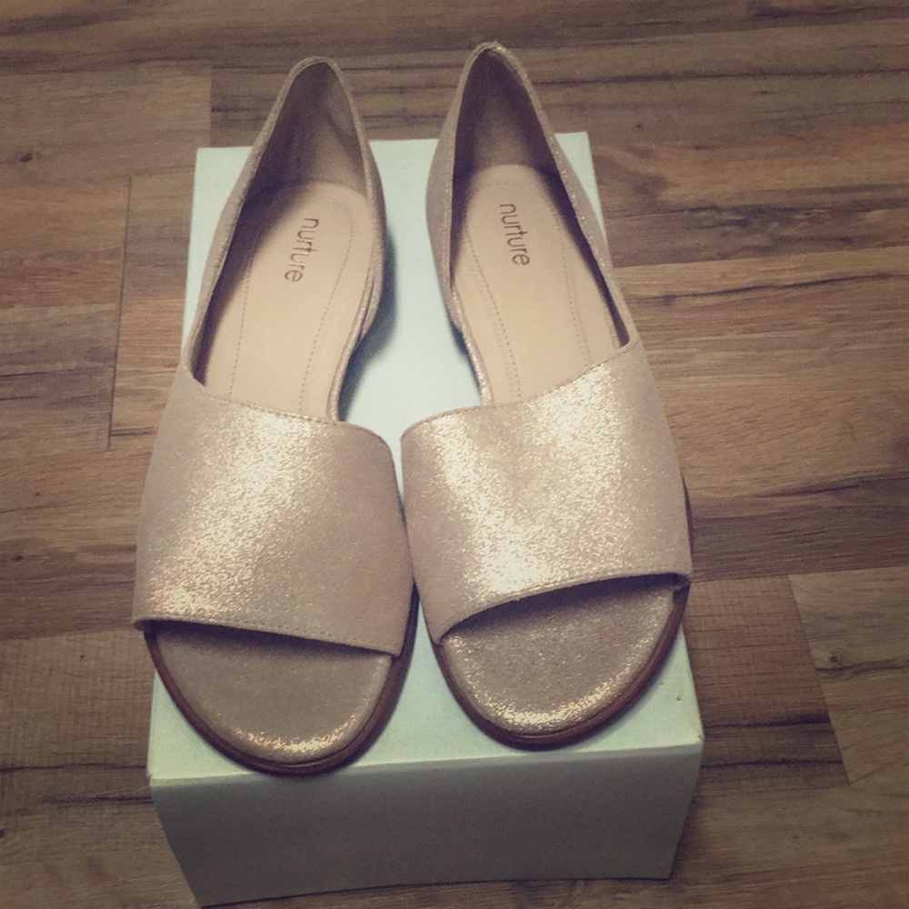 Sparkly Gold Nurture Flats!